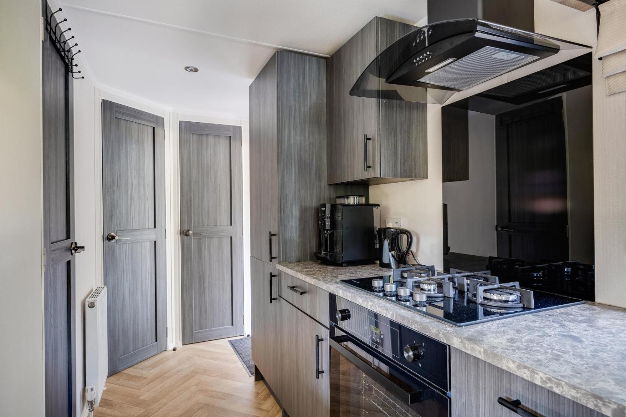 Veluwe Hoenderloo Luxury Chalet With Private Sauna And Hot Tub - Swimming Pool Tennis Court Supermarket Bowling Alley Theatre And Entertainment For Children Exterior photo